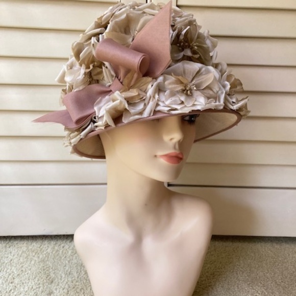 1940\'s Designed by Patrice Silk Flower Bonnet Hat main image 7